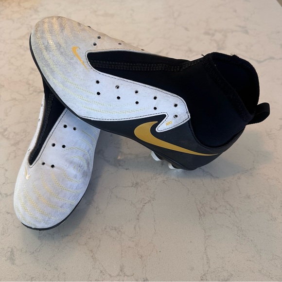 Nike Other - Nike Jr Phantom Luna II Academy VG Soccer Cleats FJ2601-100 Youth Sz: 3Y